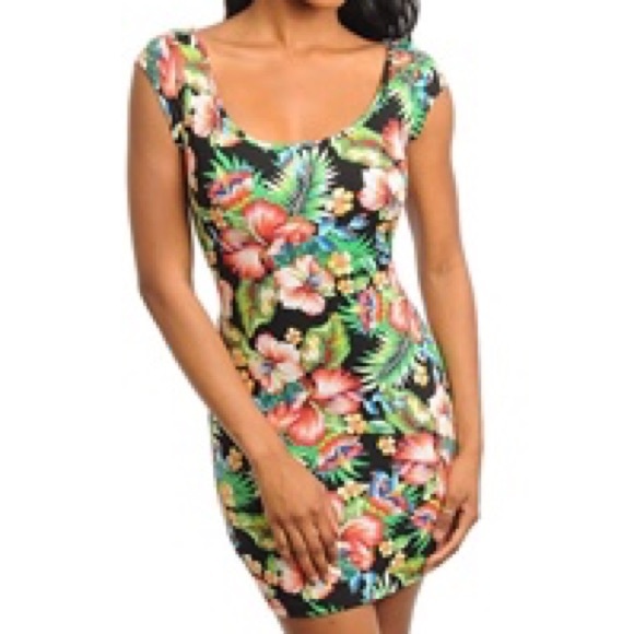 NEW✨ Tropical Hawaiian Floral Lace Tie Back Dress - Picture 2 of 6